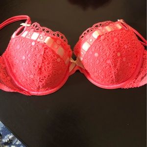 Victoria secret bra size 36B